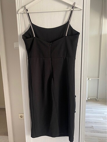 Siyah taş kristal askılı krep elbise - Görsel 5