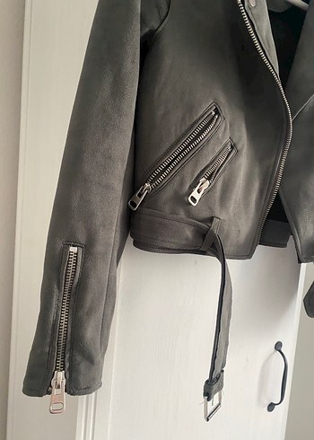 Zara Gri Süet Kemerli Kısa Biker Ceket - Görsel 5