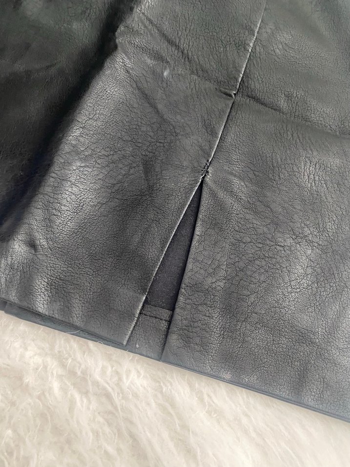 Stradivarius yırtmaçlı Deri Siyah Mini Etek - Görsel 4