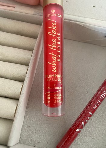 Beden Essence what the fake dolgunlaştırıcı plumping gloss lykd kalem