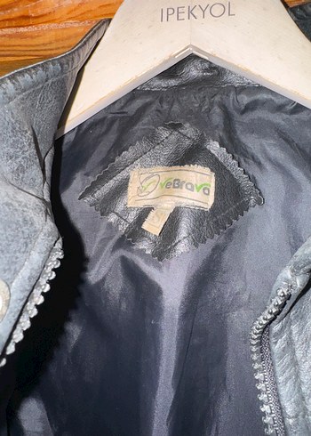 Diğer Siyah Deri Biker Ceket gerçek deridir. Çok sıcak tutuyor