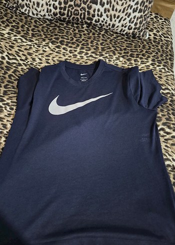 Nike Lacivert Swoosh Tisort