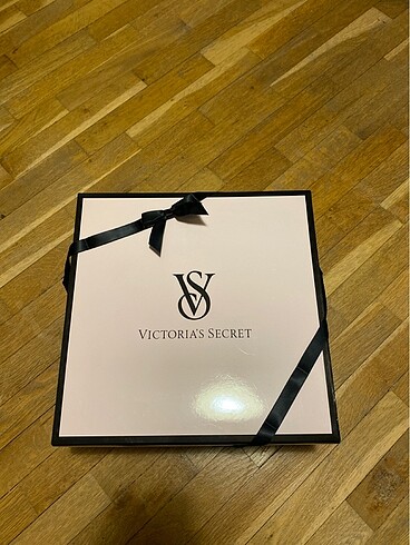 Victoria?s Secret büyük boy kutu