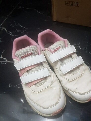 32 Beden beyaz Renk Adidas