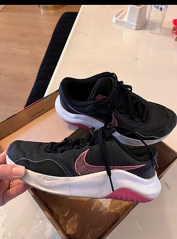 36,5 Beden Nike spor ayakakabı