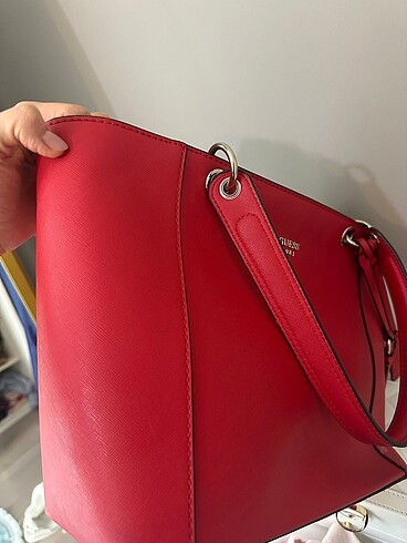 Guess Guess canta