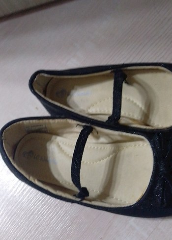 29 Beden Kız Çocuk Siyah Tokalı Babet Ayakkabı