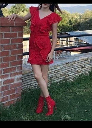 Kırmızı elbise abiye