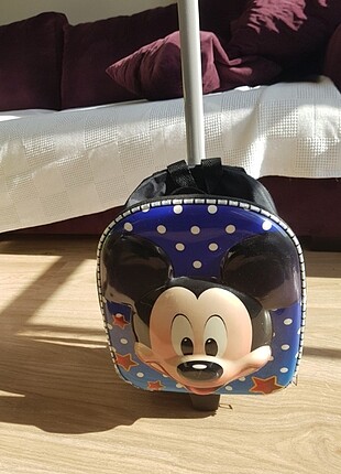 Mickey Mouse Çekçekli Anaokul Çantası