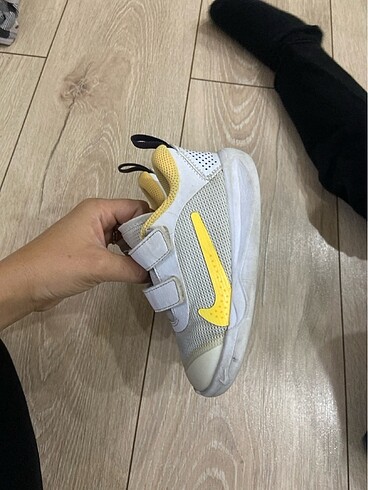 25 Beden çeşitli Renk Orjinal nike çocuk ayakkabı