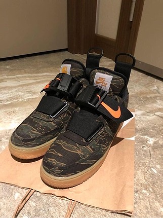 Nike carhartt