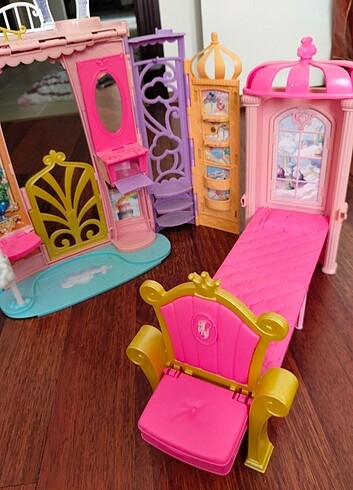 Beden Renk Taşınabilir Barbie Evi