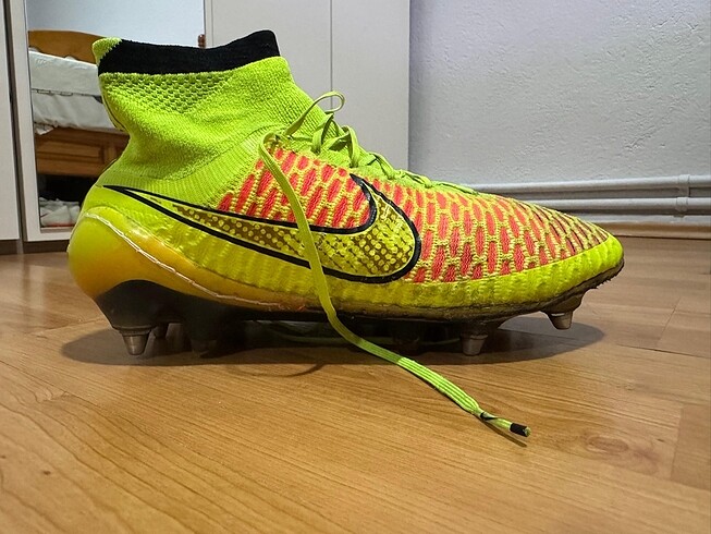 42.5 Beden yeşil Renk Nike krampon
