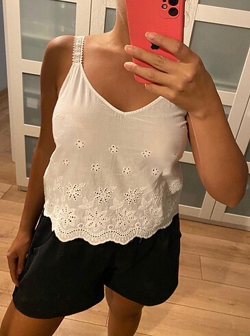 Stradivarius Delik İşi Beyaz Bluz