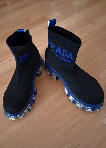 Prada Mavi Spor Bot