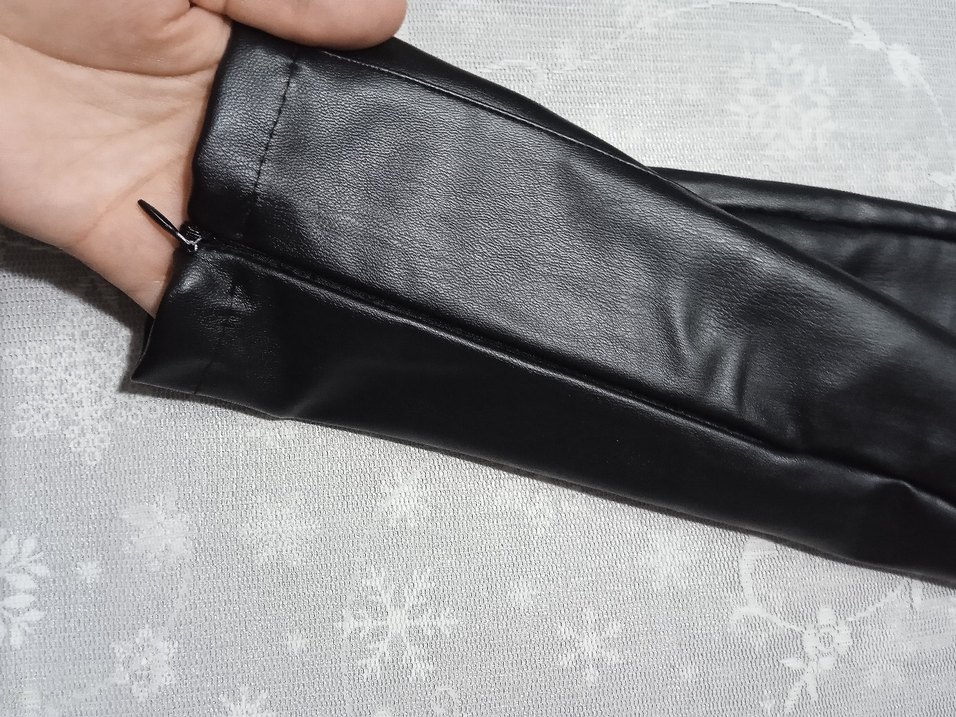 Zara Siyah Deri Midi Şort - Görsel 4