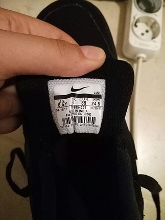 39 Beden siyah Renk Nike ayakkabı
