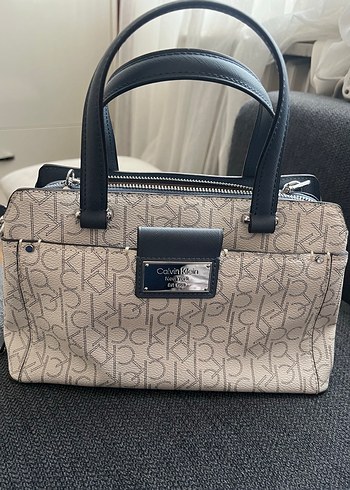 Calvin Klein Monogramli El Cantasi