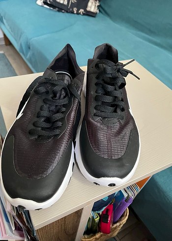 Siyah Bağcıklı Spor Ayakkabısı - Görsel 3