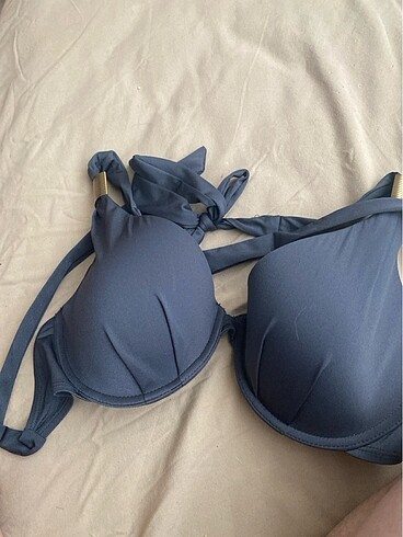 Bikini üstü