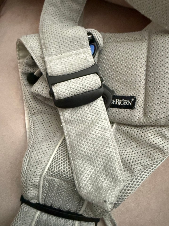 Gri BabyBjörn Bebek Taşıyıcı - Görsel 3