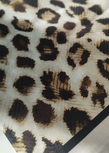 Kahverengi Leopar Desenli Kadın şal - Görsel 3