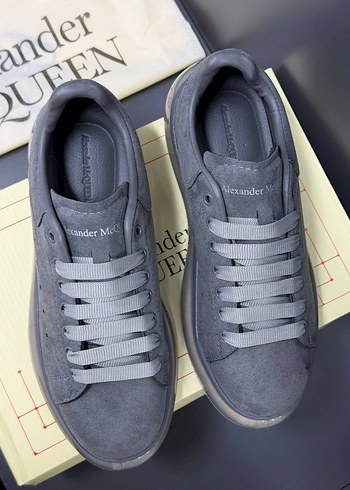Alexander McQueen Gri Suet Sneaker