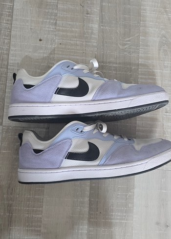 Nike Sneaker