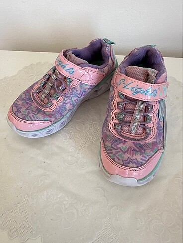 Skechers 28 numara