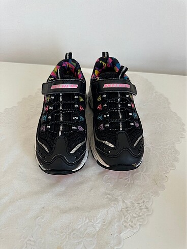Skechers 28 no