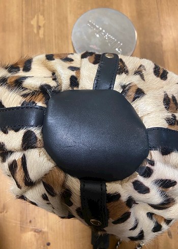  Beden Kahverengi Leopar Desenli Kürklü Deri Çanta
