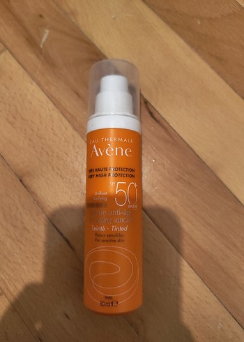 Avène SPF 50+ Anti-Aging Tonlu Güneş Kremi - Görsel 3