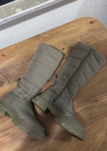 Zara Haki Kapitone Uzun Cizme Siklik Ve Rahatlik Bir Arada