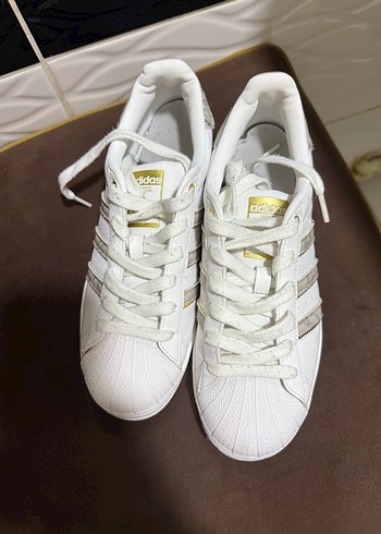 Beyaz Adidas superstar Kadın Spor Ayakkabı