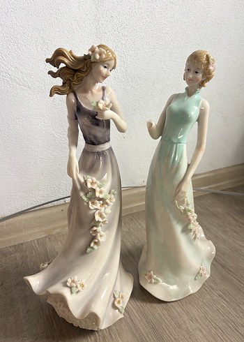 Diğer Romantik Porselen Kiz Figurleri Seti Yesil Elnisesi