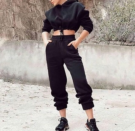 siyah eşortman alti