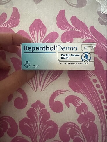 Bepanthol dudak kremi