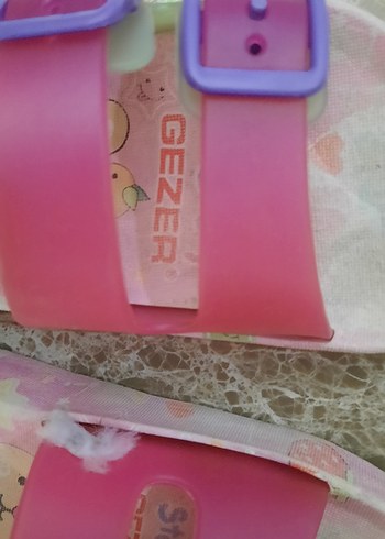 Gezer Kız Çocuk Pembe Baskılı Tokalı Terlik