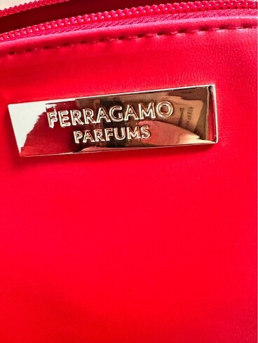 Salvatore Ferragamo THY BUSSİNES ÇANTA????
