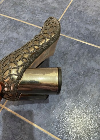 37 Beden altın Renk Gümüş Parlak Dantel Detaylı Kadın Topuklu Ayakkabı