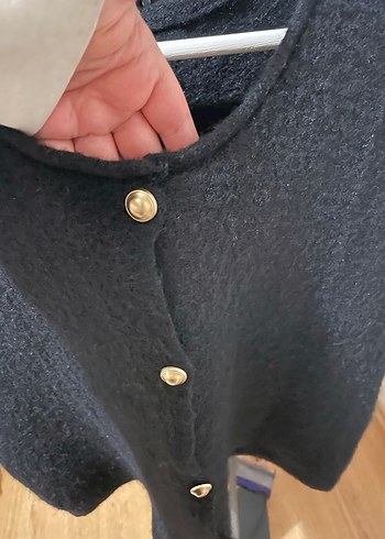 Düğmeli Siyah Yün Kadın Süveter - Görsel 2