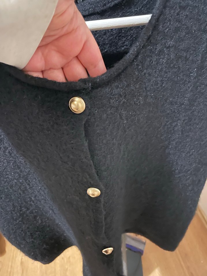 Düğmeli Siyah Yün Kadın Süveter - Görsel 2