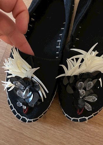 Boncuk İşlemeli Siyah Dolgu Topuklu Kadın Babet - Görsel 3