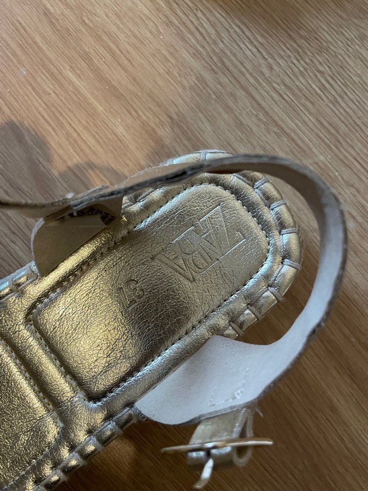 Altın Renkli Deri Dolgu Topuklu Sandalet - Görsel 2