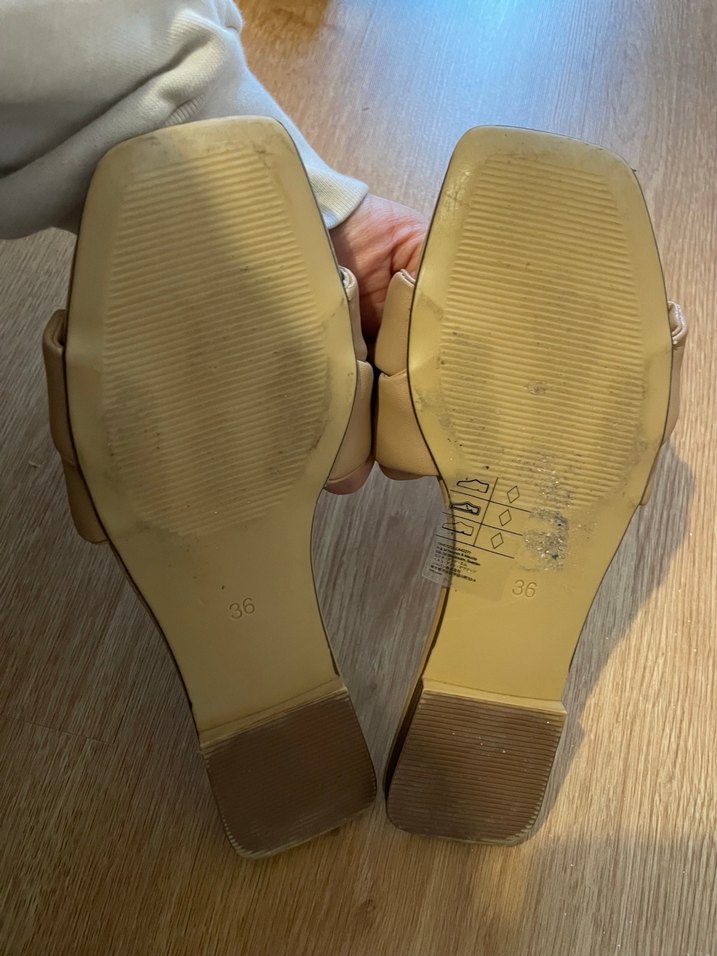 Bej Kadın Örgü Detaylı Terlik - Görsel 3