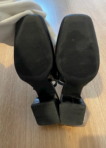 Klasik Siyah Tokalı Blok Topuklu Kadın Ayakkabı - Görsel 3