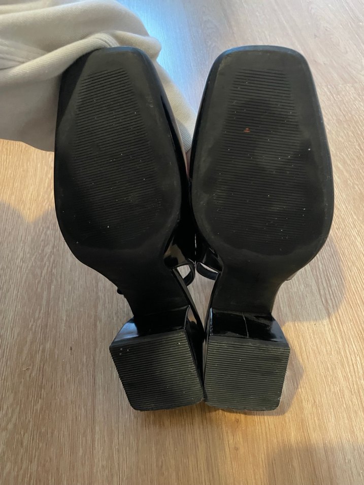 Klasik Siyah Tokalı Blok Topuklu Kadın Ayakkabı - Görsel 3