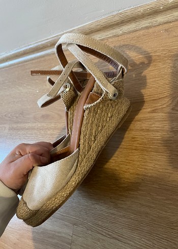 Bej Süet Dolgu Topuklu Kadın Sandalet - Görsel 2