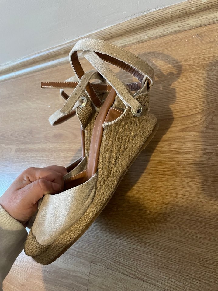 Bej Süet Dolgu Topuklu Kadın Sandalet - Görsel 2