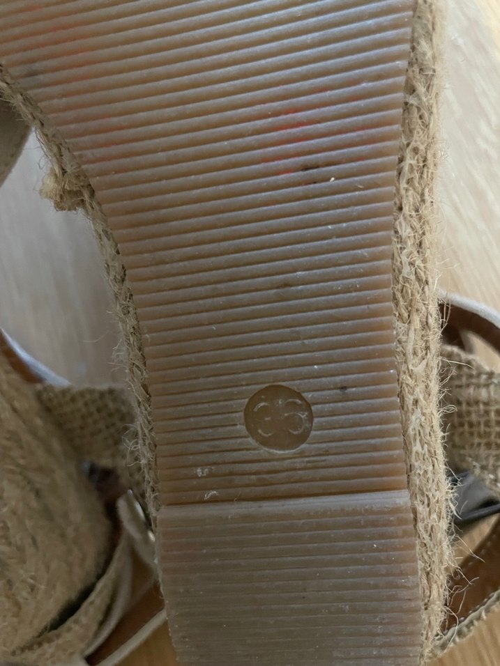 Bej Süet Dolgu Topuklu Kadın Sandalet - Görsel 3